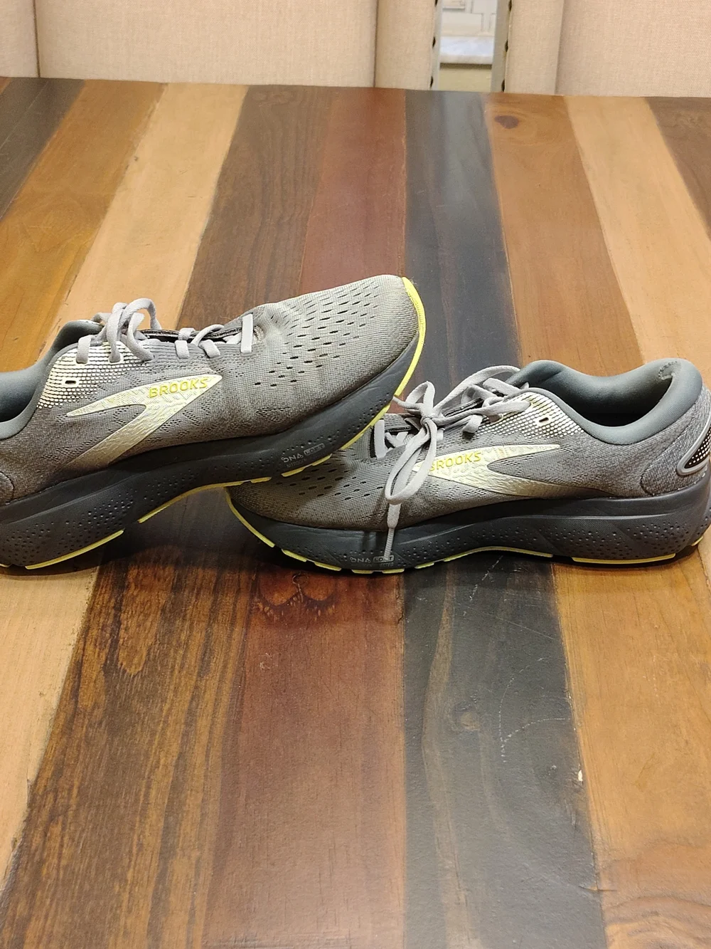 Brooks Ghost 16 Men's Road Running Shoe Fair Condition Size 9.5 Men.